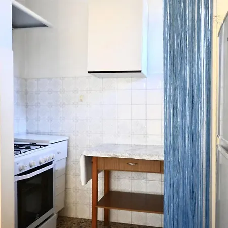 Appartamento Trilocale Fronte Mare Con Posto Auto A