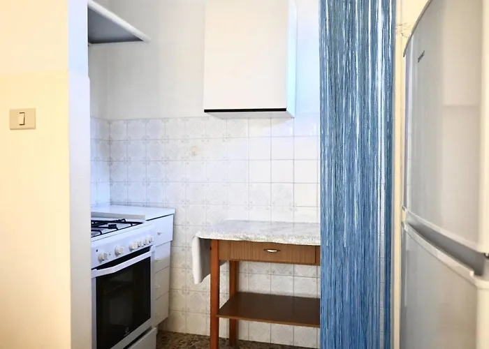 Appartamento Trilocale Fronte Mare Con Posto Auto A