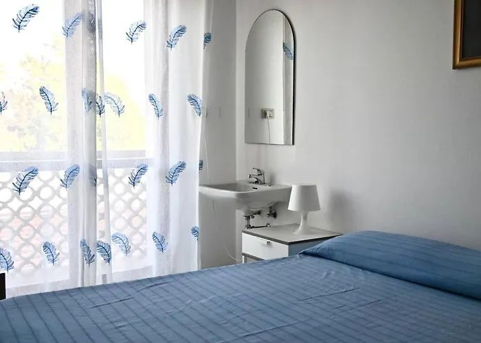 Trilocale Fronte Mare Con Posto Auto A Appartamento *