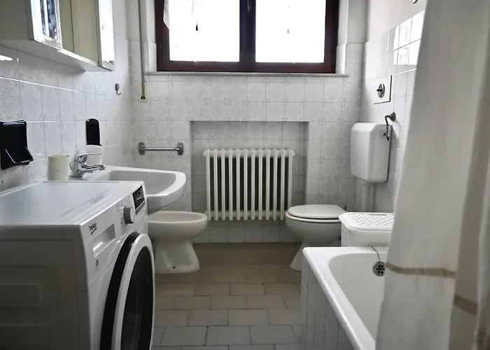 Appartamento Trilocale Fronte Mare Con Posto Auto A Senigallia