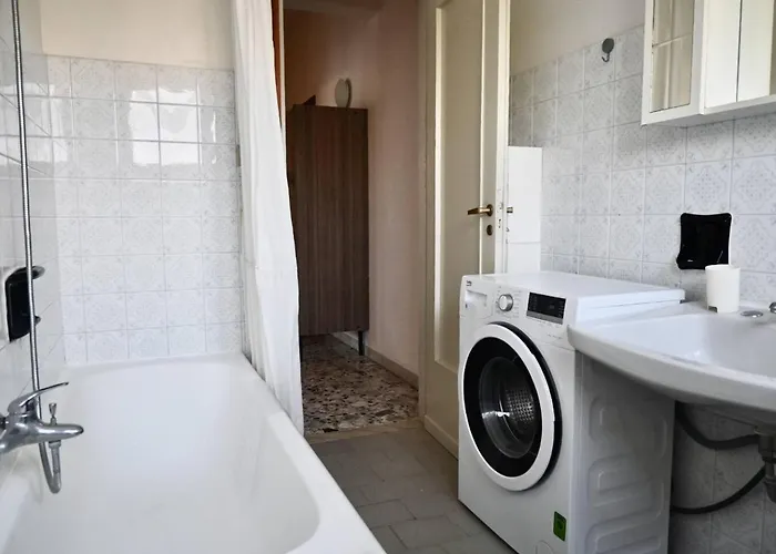 Appartamento Trilocale Fronte Mare Con Posto Auto A